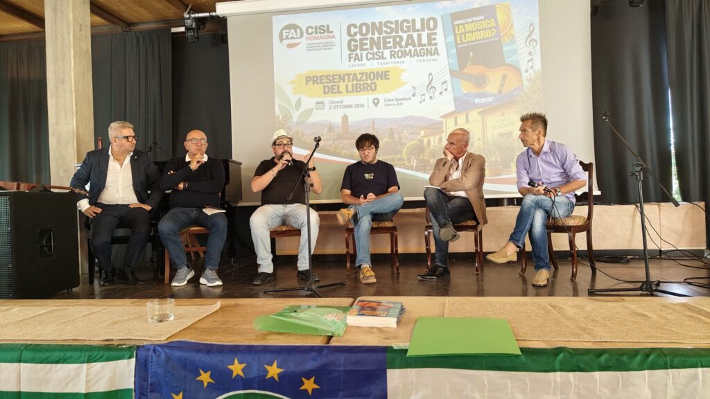 Daniele Napodano parla al Consiglio Generale FAI CISL Romagna durante la presentazione del libro La musica è lavoro?, Faenza 2026.